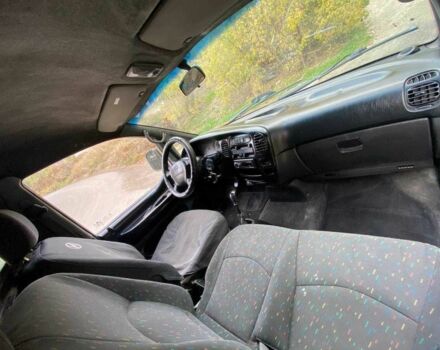 Белый Хендай Н1 (Старекс), объемом двигателя 2.5 л и пробегом 300 тыс. км за 3500 $, фото 5 на Automoto.ua