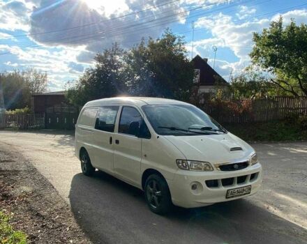 Белый Хендай Н1 (Старекс), объемом двигателя 2.5 л и пробегом 300 тыс. км за 3500 $, фото 1 на Automoto.ua