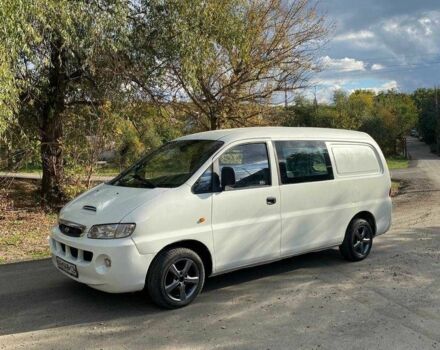 Белый Хендай Н1 (Старекс), объемом двигателя 2.5 л и пробегом 300 тыс. км за 3500 $, фото 21 на Automoto.ua