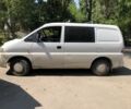 Белый Хендай Н1 (Старекс), объемом двигателя 2.5 л и пробегом 340 тыс. км за 4000 $, фото 3 на Automoto.ua