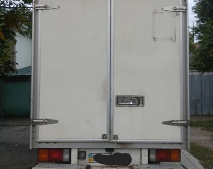 Белый Хендай Н1 (Старекс), объемом двигателя 2.5 л и пробегом 170 тыс. км за 7000 $, фото 3 на Automoto.ua