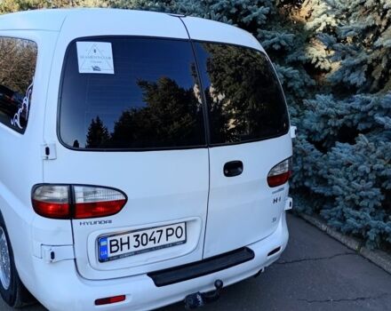Белый Хендай Н1 (Старекс), объемом двигателя 2.5 л и пробегом 310 тыс. км за 6000 $, фото 2 на Automoto.ua