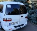 Белый Хендай Н1 (Старекс), объемом двигателя 2.5 л и пробегом 310 тыс. км за 6000 $, фото 2 на Automoto.ua