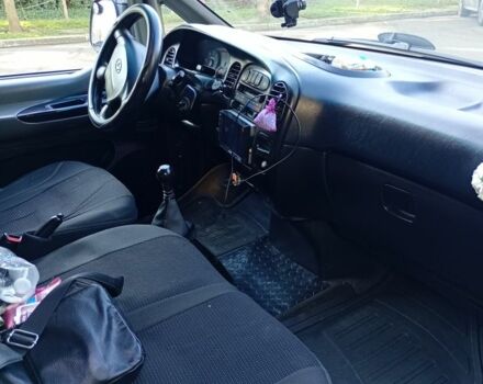 Белый Хендай Н1 (Старекс), объемом двигателя 2.5 л и пробегом 310 тыс. км за 6000 $, фото 5 на Automoto.ua