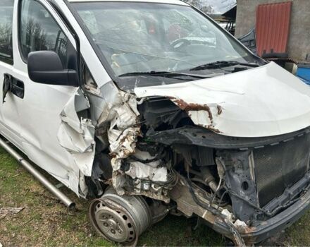 Белый Хендай Н1 (Старекс), объемом двигателя 2.5 л и пробегом 180 тыс. км за 3900 $, фото 1 на Automoto.ua