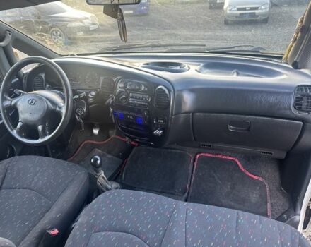 Белый Хендай Н1 (Старекс), объемом двигателя 2.5 л и пробегом 300 тыс. км за 2850 $, фото 8 на Automoto.ua