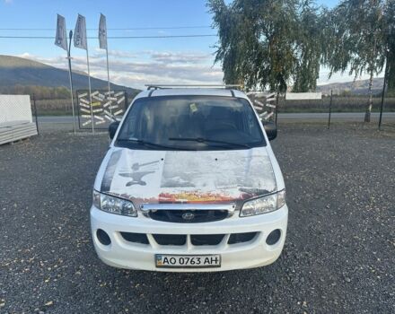 Белый Хендай Н1 (Старекс), объемом двигателя 2.5 л и пробегом 300 тыс. км за 2850 $, фото 1 на Automoto.ua