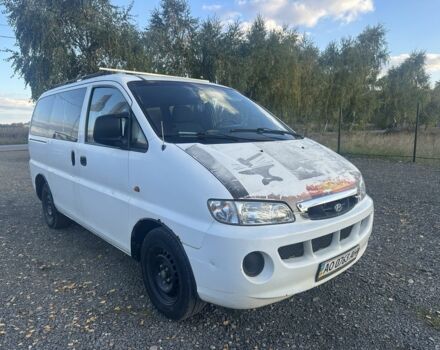 Белый Хендай Н1 (Старекс), объемом двигателя 2.5 л и пробегом 300 тыс. км за 2850 $, фото 6 на Automoto.ua