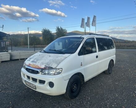 Белый Хендай Н1 (Старекс), объемом двигателя 2.5 л и пробегом 300 тыс. км за 2850 $, фото 2 на Automoto.ua