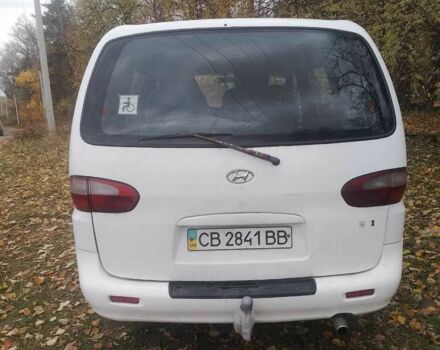 Белый Хендай Н1 (Старекс), объемом двигателя 2.5 л и пробегом 227 тыс. км за 2500 $, фото 2 на Automoto.ua
