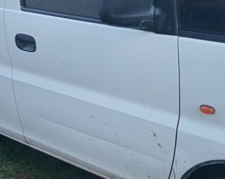 Белый Хендай Н1 (Старекс), объемом двигателя 2.5 л и пробегом 5 тыс. км за 3200 $, фото 3 на Automoto.ua