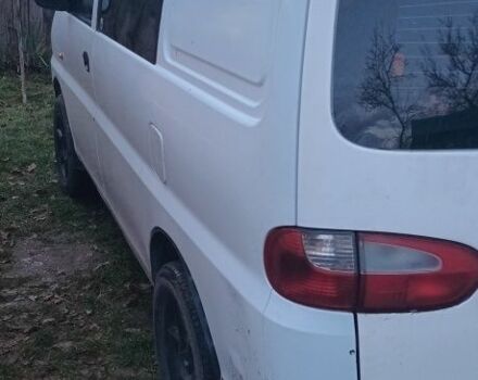 Белый Хендай Н1 (Старекс), объемом двигателя 2.5 л и пробегом 5 тыс. км за 3200 $, фото 4 на Automoto.ua