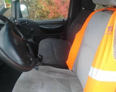 Белый Хендай Н1 (Старекс), объемом двигателя 2.5 л и пробегом 227 тыс. км за 2500 $, фото 5 на Automoto.ua