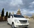 Белый Хендай Н1 (Старекс), объемом двигателя 2.5 л и пробегом 324 тыс. км за 9700 $, фото 1 на Automoto.ua
