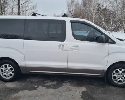 Белый Хендай Н1 (Старекс), объемом двигателя 2.5 л и пробегом 85 тыс. км за 17000 $, фото 1 на Automoto.ua