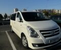 Белый Хендай Н1 (Старекс), объемом двигателя 2.5 л и пробегом 255 тыс. км за 18489 $, фото 1 на Automoto.ua