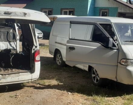 Белый Хендай Н1 (Старекс), объемом двигателя 2.5 л и пробегом 200 тыс. км за 2602 $, фото 12 на Automoto.ua