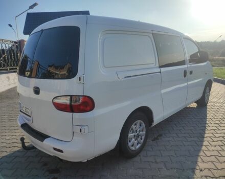 Белый Хендай Н1 (Старекс), объемом двигателя 2.5 л и пробегом 250 тыс. км за 4999 $, фото 14 на Automoto.ua