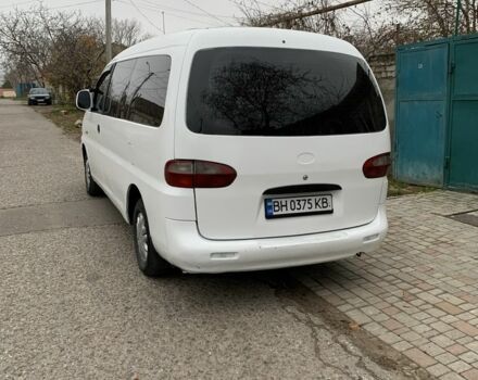 Белый Хендай Н1 (Старекс), объемом двигателя 2.5 л и пробегом 517 тыс. км за 2000 $, фото 5 на Automoto.ua