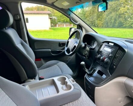 Білий Хендай Н1 (Старекс), об'ємом двигуна 2.5 л та пробігом 270 тис. км за 7200 $, фото 23 на Automoto.ua