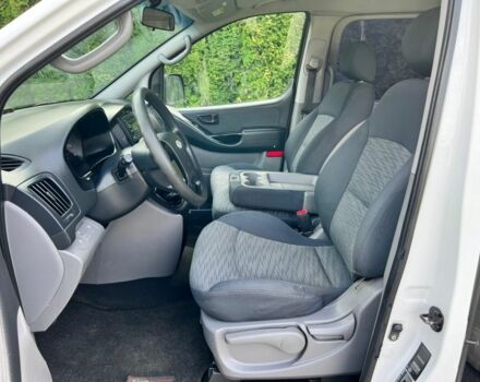 Білий Хендай Н1 (Старекс), об'ємом двигуна 2.5 л та пробігом 270 тис. км за 7200 $, фото 13 на Automoto.ua