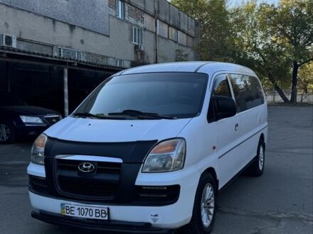 Хендай Н1 (Старекс) 2005 в Николаеве на Automoto.ua Белый Хендай Н1 (Старекс), объемом двигателя 2.5 л и пробегом 300 тыс. км за 4800 $, фото 1 на Automoto.ua
