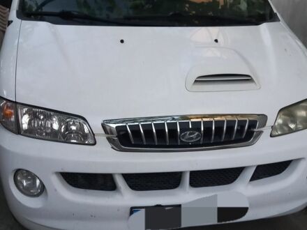 Белый Хендай Н1 (Старекс), объемом двигателя 0 л и пробегом 240 тыс. км за 4900 $, фото 1 на Automoto.ua