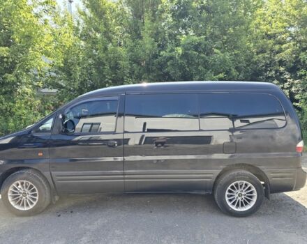 Черный Хендай Н1 (Старекс), объемом двигателя 2.4 л и пробегом 255 тыс. км за 6500 $, фото 2 на Automoto.ua