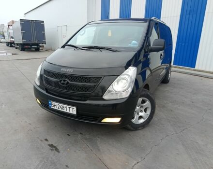 Черный Хендай Н1 (Старекс), объемом двигателя 2.5 л и пробегом 319 тыс. км за 10500 $, фото 2 на Automoto.ua