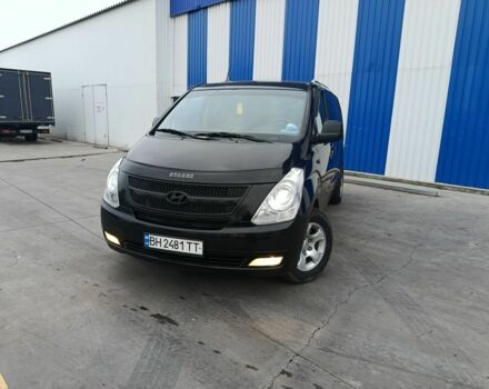Черный Хендай Н1 (Старекс), объемом двигателя 2.5 л и пробегом 319 тыс. км за 10500 $, фото 1 на Automoto.ua