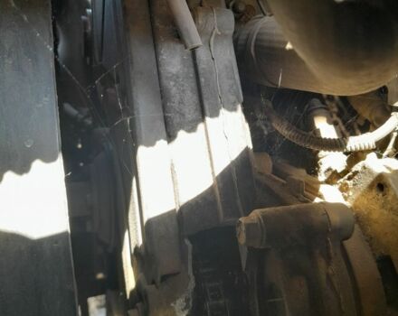 Красный Хендай Н1 (Старекс), объемом двигателя 2.5 л и пробегом 232 тыс. км за 3500 $, фото 3 на Automoto.ua