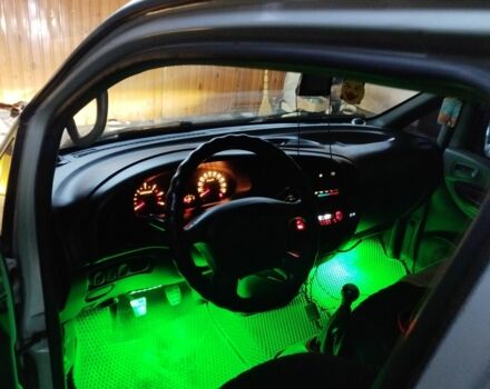 Серый Хендай Н1 (Старекс), объемом двигателя 2.5 л и пробегом 294 тыс. км за 6300 $, фото 2 на Automoto.ua