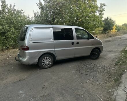 Сірий Хендай Н1 (Старекс), об'ємом двигуна 2.5 л та пробігом 333 тис. км за 2000 $, фото 6 на Automoto.ua