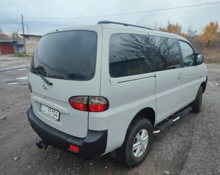 Серый Хендай Н1 (Старекс), объемом двигателя 2.5 л и пробегом 300 тыс. км за 6000 $, фото 2 на Automoto.ua