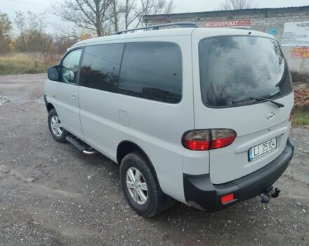 Серый Хендай Н1 (Старекс), объемом двигателя 2.5 л и пробегом 300 тыс. км за 6000 $, фото 3 на Automoto.ua