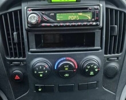 Серый Хендай Н1 (Старекс), объемом двигателя 2.5 л и пробегом 274 тыс. км за 2750 $, фото 5 на Automoto.ua