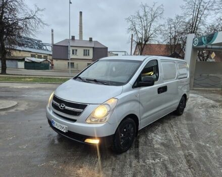 Серый Хендай Н1 (Старекс), объемом двигателя 2.5 л и пробегом 274 тыс. км за 2750 $, фото 2 на Automoto.ua