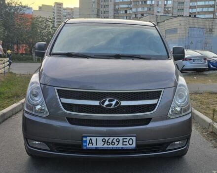 Серый Хендай Н1 (Старекс), объемом двигателя 2.5 л и пробегом 237 тыс. км за 13200 $, фото 4 на Automoto.ua