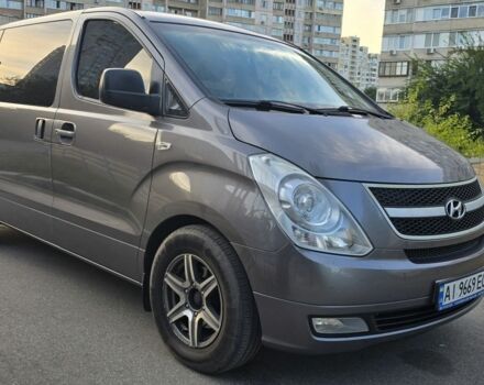 Серый Хендай Н1 (Старекс), объемом двигателя 2.5 л и пробегом 237 тыс. км за 13200 $, фото 1 на Automoto.ua