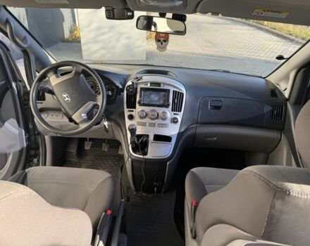 Сірий Хендай Н1 (Старекс), об'ємом двигуна 2.5 л та пробігом 151 тис. км за 12500 $, фото 14 на Automoto.ua