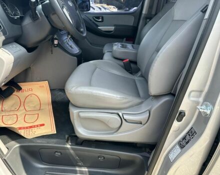 Серый Хендай Н1 (Старекс), объемом двигателя 2.5 л и пробегом 196 тыс. км за 14500 $, фото 12 на Automoto.ua