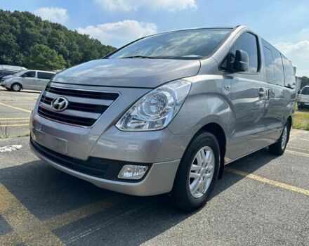 Серый Хендай Н1 (Старекс), объемом двигателя 2.5 л и пробегом 196 тыс. км за 14500 $, фото 4 на Automoto.ua