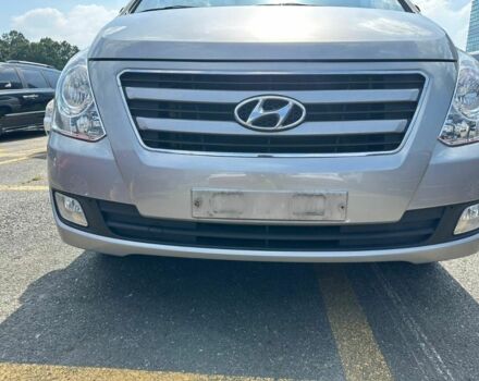 Серый Хендай Н1 (Старекс), объемом двигателя 2.5 л и пробегом 196 тыс. км за 14500 $, фото 1 на Automoto.ua