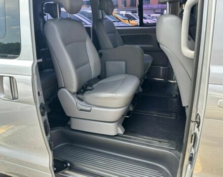 Серый Хендай Н1 (Старекс), объемом двигателя 2.5 л и пробегом 196 тыс. км за 14500 $, фото 22 на Automoto.ua