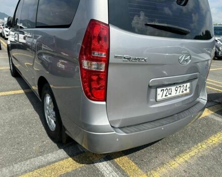 Серый Хендай Н1 (Старекс), объемом двигателя 2.5 л и пробегом 196 тыс. км за 14500 $, фото 5 на Automoto.ua