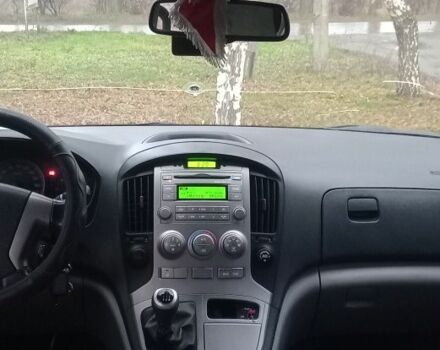 Сірий Хендай Н1 (Старекс), об'ємом двигуна 2.5 л та пробігом 216 тис. км за 12500 $, фото 6 на Automoto.ua