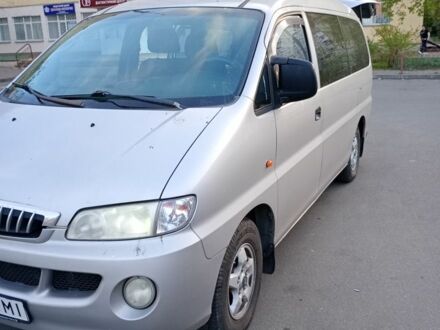 Хендай Н1 (Старекс) 2002 у Києві на Automoto.ua Сірий Хендай Н1 (Старекс), об'ємом двигуна 2.4 л та пробігом 196 тис. км за 3900 $, фото 1 на Automoto.ua
