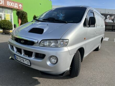 Хендай Н1 (Старекс) 2004 у Одесі на Automoto.ua Сірий Хендай Н1 (Старекс), об'ємом двигуна 2.5 л та пробігом 320 тис. км за 4500 $, фото 1 на Automoto.ua