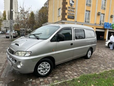 Сірий Хендай Н1 (Старекс), об'ємом двигуна 2.5 л та пробігом 192 тис. км за 5200 $, фото 1 на Automoto.ua