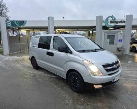 Серый Хендай Н1 (Старекс), объемом двигателя 2.5 л и пробегом 274 тыс. км за 2750 $, фото 1 на Automoto.ua